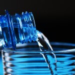 Woda źródlana czy mineralna – która jest najlepsza do picia?